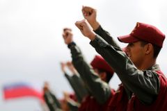 Zubožená země zvolí prezidenta. Ve Venezuele hladoví i vojáci, na které Maduro spoléhá
