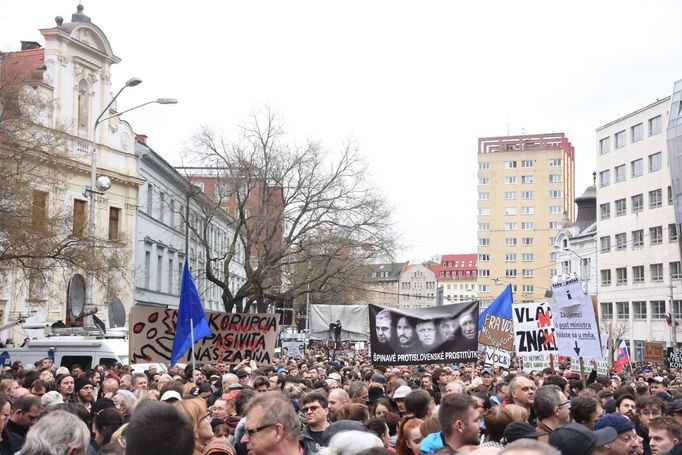 Demonstrace na Slovensku proti stávající politické situaci v zemi - 5. 4. 2018