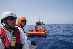 Italské námořnictvo zachránilo v sobotu 4400 uprchlíků