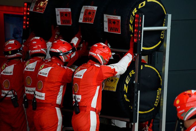 F1, VC Velké Británie: mechanici Ferrari