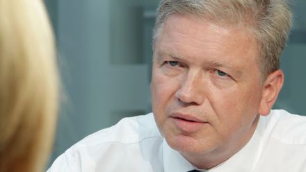 Füle: Situace v Řecku začíná hraničit s humanitární krizí