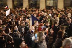 Oslavy 17. listopadu: Národní třídu zaplavily svíčky, v Praze a Brně se demonstrovalo