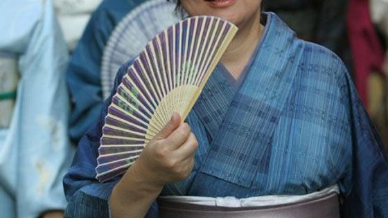 Centrem Prahy prošly Japonky v kimonech