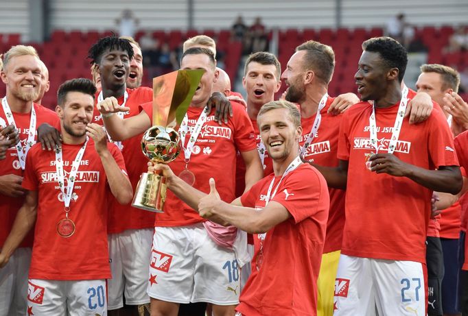 Slavia slaví výhru v Československém superpoháru 2019