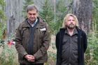 Šéfové obou sousedících národních parků - Pavel Hubený (vpravo) za Národní park Šumava a Franz Leibel (vlevo) za Národní park Bavorský les - se sešli na společné tiskové konferenci, aby prezentovali spolu s dalšími odborníky závěry patnáctiletého výzkumu.