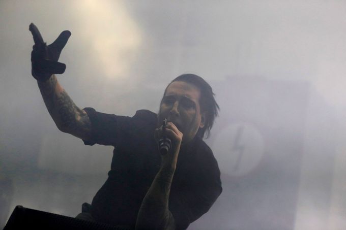 Zpěvák Marilyn Manson.