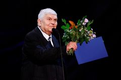 Zemřel herec a držitel Thálie Stanislav Šárský. Hrál v seriálu Lajna či Bakalářích