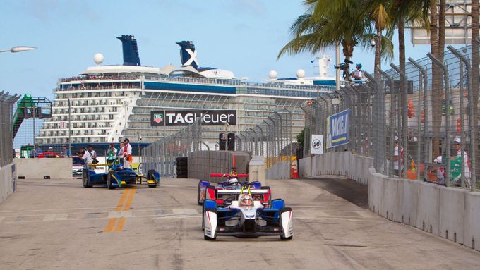 V ulicích Miami se už před třemi lety jel závod elektrické Formule E