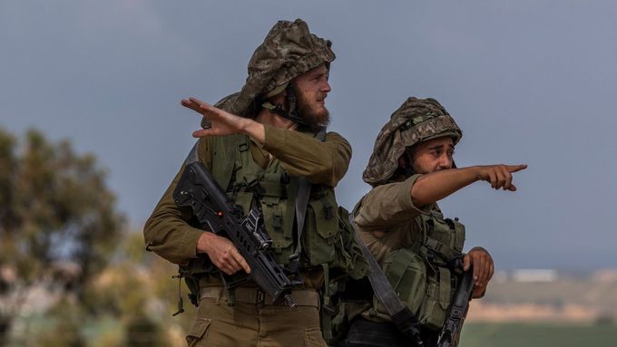 Bývalý šéf jeruzalémské redakce Reuters Stephen Farrell popisuje taktiku Izraele