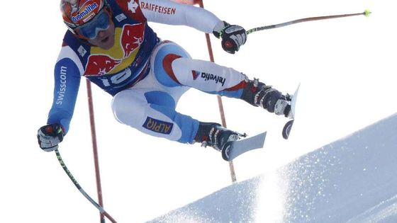 Skoky, pády a fenomenální Cuche. Hahnenkamm opět prověřil elitu