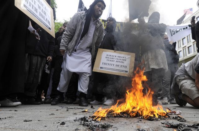 Muslimové korán protesty