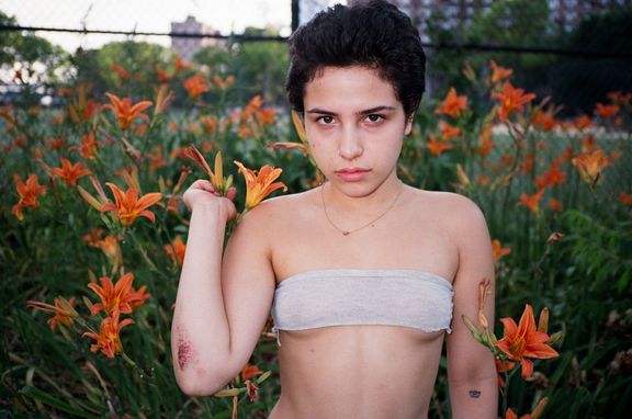Marie Tomanová: Isabel (Skinned Elbow), 2020, snímek z knihy New York New York.