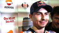 Po Yamaze a Ducati si Jorge Lorenzo letos vyzkouší další motorku z "velké trojky". Jestli dva extrémně sebevědomí Španělé pod jednou střechou přinesou týmu Repsol Honda ještě více vítězství, je otázkou. Po zkušenosti hlavně s prvním "partnerstvím" Lorenza s Rossim se může klidně stát, že ze vzájemného jiskření může ta střecha chytnout a shořet.