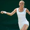 Wimbledon: Klára Zakopalová v zápase s Franceskou Schiavoneovou