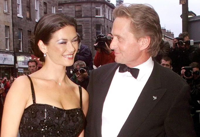 Michael Douglas a Catherine Zeta-Jones v roce 1999.