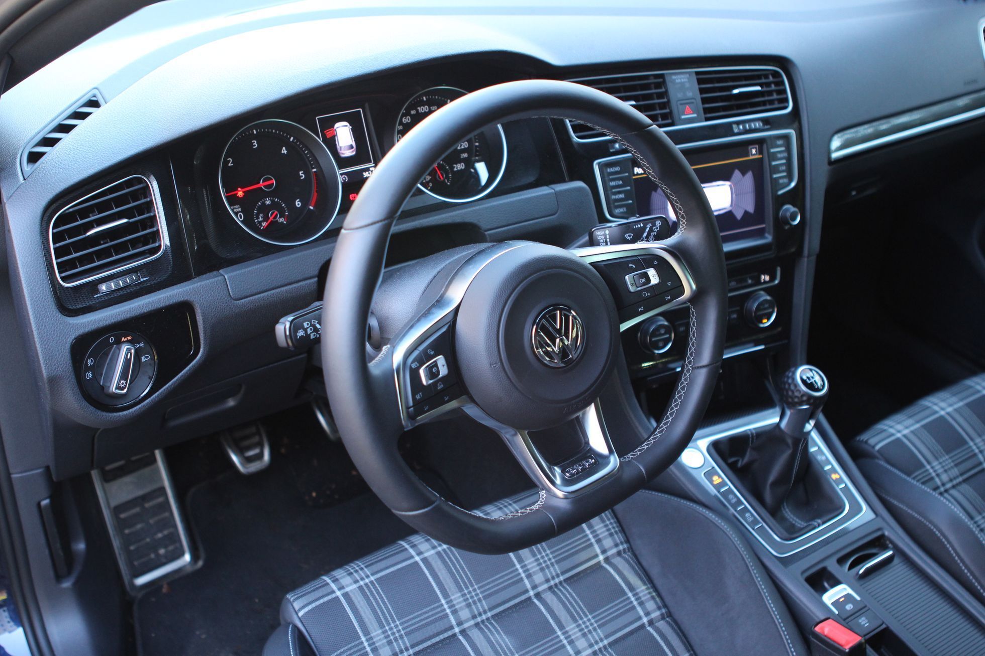 Volkswagen Golf Variant GTD - interiér