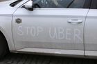 Dvě stovky taxikářů vyrazily na další protestní jízdu proti Uberu, míří na Úřad vlády a k magistrátu