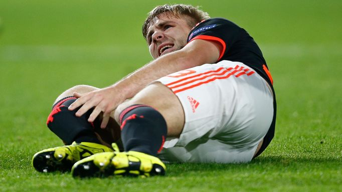 LM, PSV Eindhoven v Manchester United: zraněný Luke Shaw (MU)