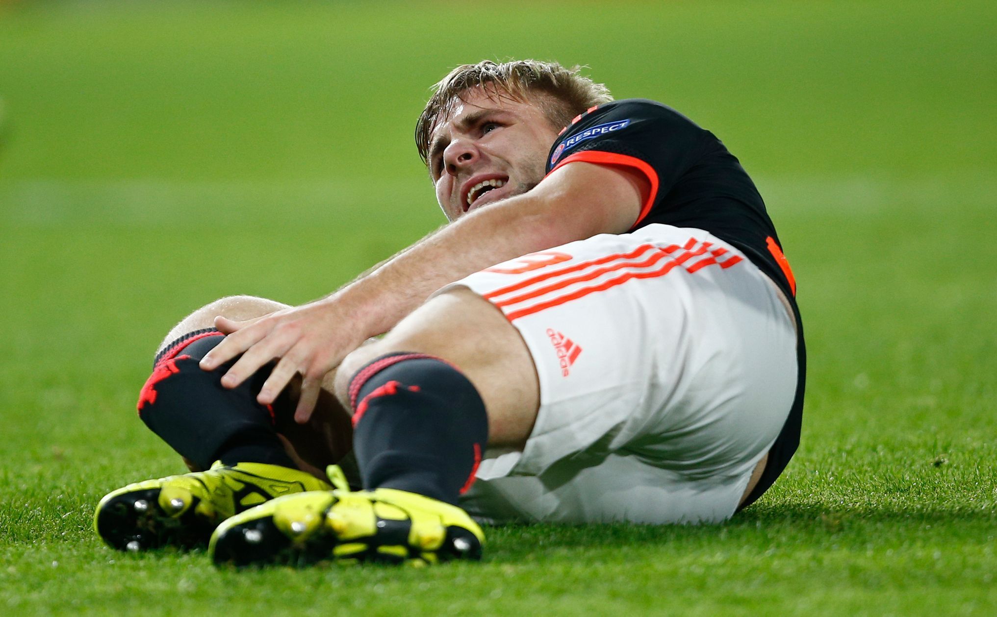 LM, PSV Eindhoven v Manchester United: zraněný Luke Shaw (MU)