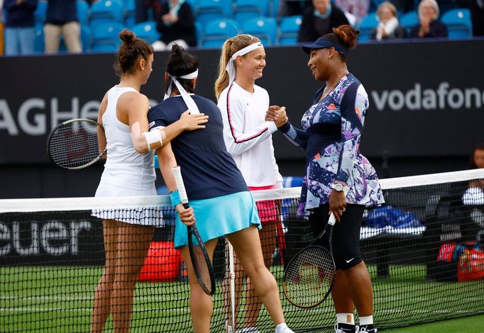 Tennis - Eastbourne International - Devonshire Park Lawn Tennis Club, Eastbourne, Britain - June 21, 2022 Serena Williams of the U.S. and Tunisia's Ons Jabeur after winni