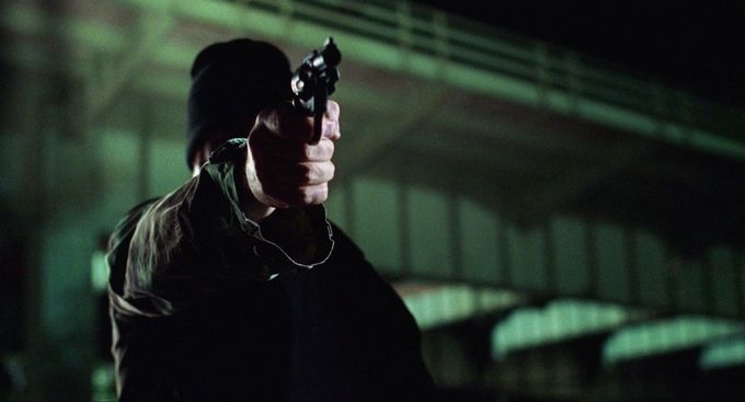 Ilustrační scéna z filmu Spikea Leeho Krvavé léto v New Yorku (1999), která znázorňuje útok sériového vraha Davida Berkowitze.