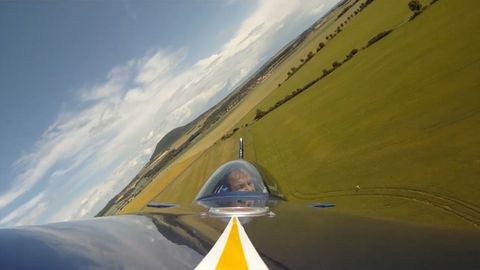 Akrobatický pilot: Při přetížení nekřičím a vidím černobíle