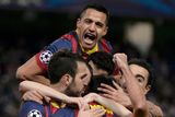 Fotbalisté Barcelony mohou slavit důležitý triumf na hřišti Manchesteru City 2:0 v prvním osmifinále Ligy mistrů a potvrdili tak papírové předpoklady, když do souboje vstupovali coby mírní favorité.