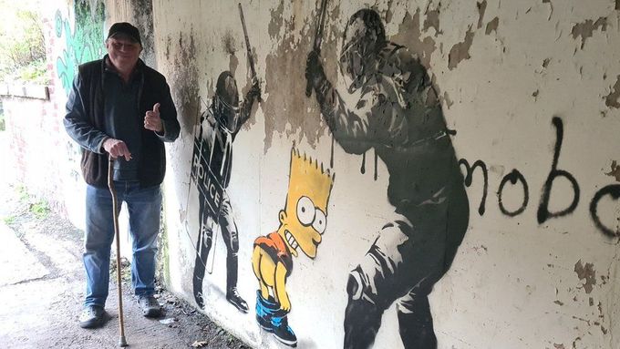 Darrell Meekcom je přesvědčený, že autorem pouliční malby je známý street artový umělec Banksy.