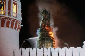 Foto: Požár kláštera ze seznamu UNESCO způsobil zkrat