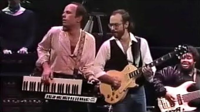 Na záznamu z New Yorku roku 1982 Al Di Meola a Jan Hammer hrají skladbu Advantage.