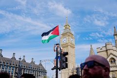 Londýnská policie zatkla přes 400 lidí na protestu na podporu Palestine Action
