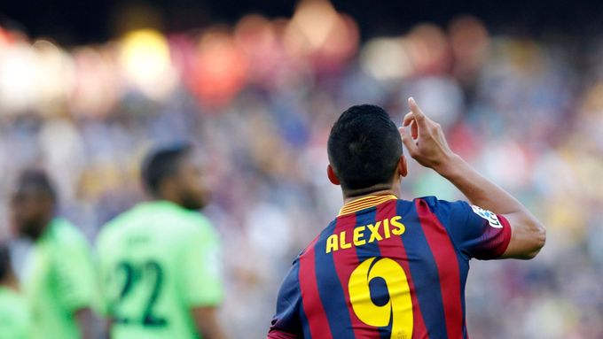 Alexis Sánchez v dresu Barcelony.