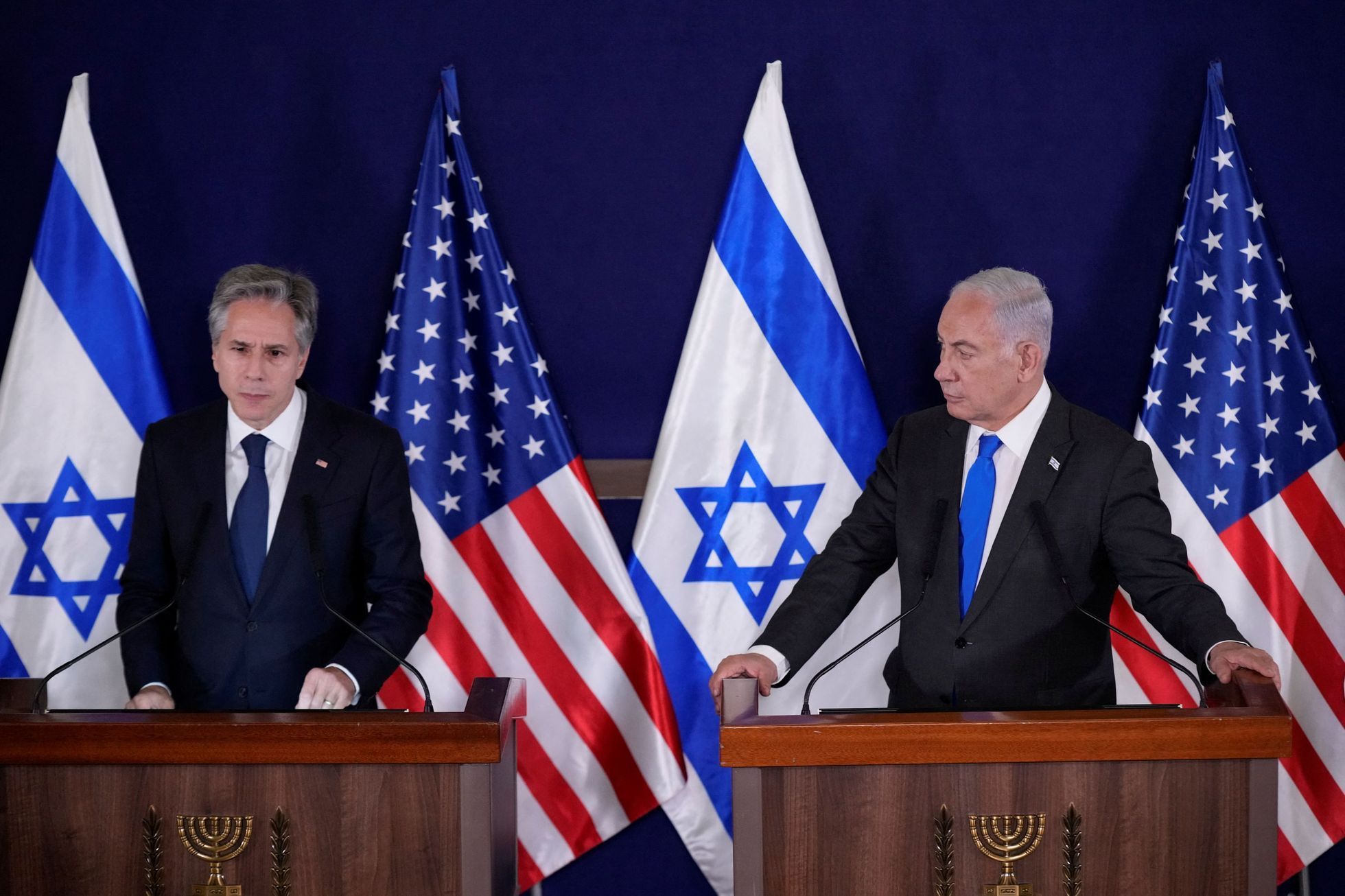 Izraelský premiér Benjamin Netanjahu na tiskové konferenci s šéfem americké diplomacie Antonym Blinkenem