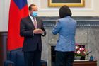 Historická návštěva Tchaj-wanu. Americký šéf zdravotnictví se setkal s prezidentkou