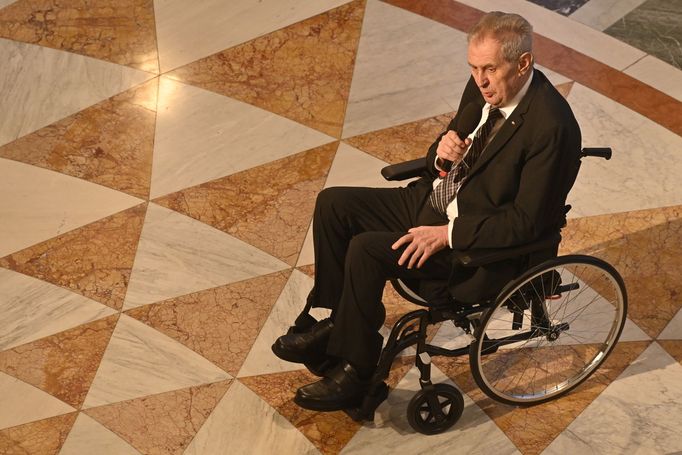 Miloš Zeman při projevu k 80. výročí atentátu na Heydricha.