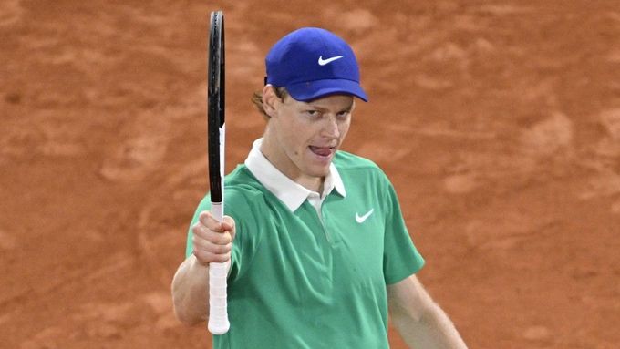 Ani Jannik Sinner není dokonalý. I tak je šampionem a světovou tenisovou jedničkou.