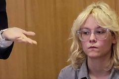 Soud poslal do vězení petrohradskou hudebnici. Ztvárnila zakázanou píseň