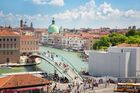 Známý architekt zaplatí Benátkám odškodné. Při návrhu mostu nepočítal s houfy turistů