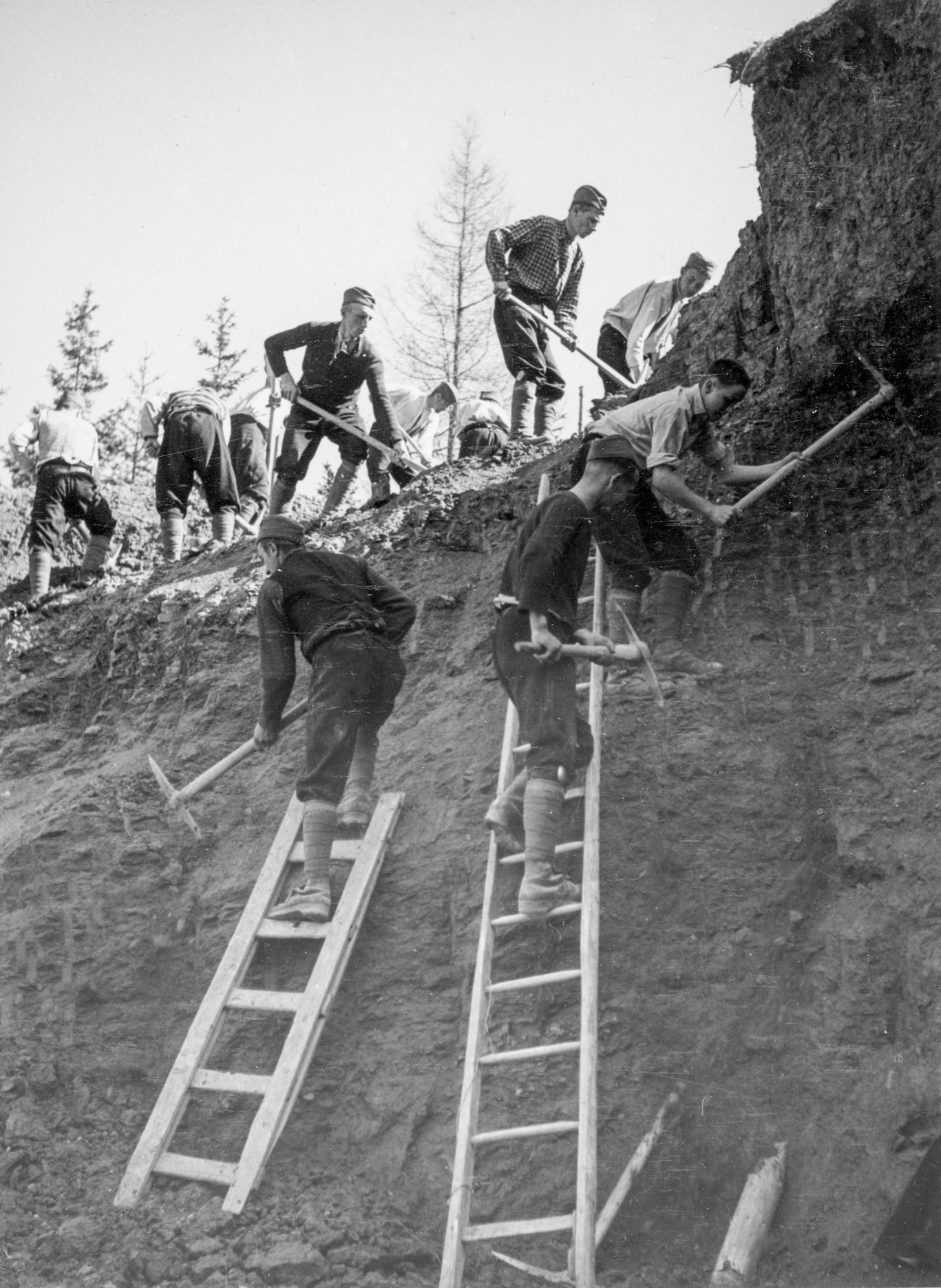 Koncentrační tábor Hradištko a neznámý příběh španělských vězňů, Koncentrační tábor Hradištko, Koncentrační tábor, Benešovsko, historie, Magazín