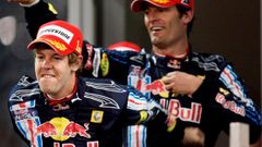 Mark Webber a Sebastian Vettel slaví dvojí triumf v Abú Zabí