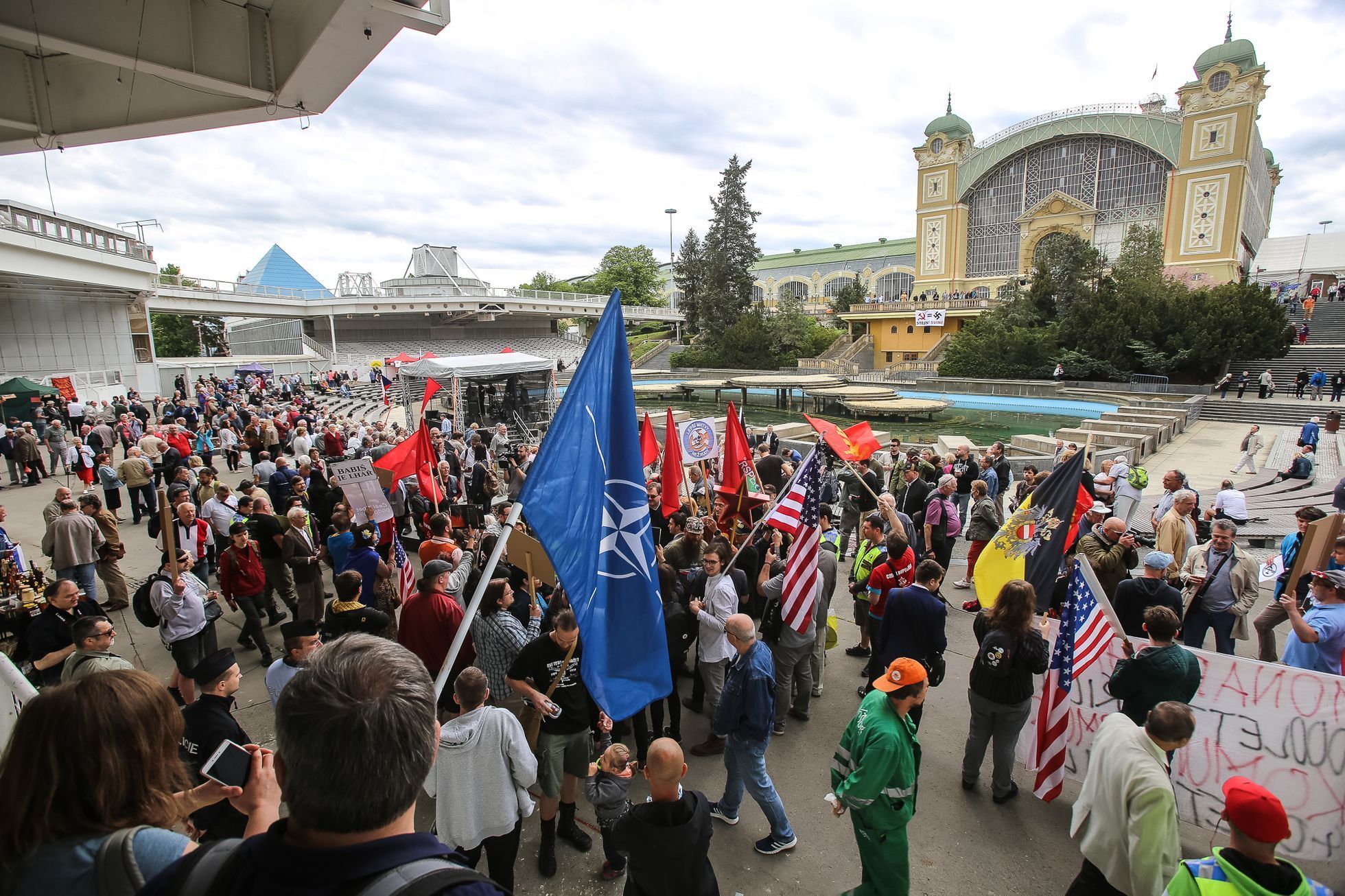 První květen, 1. máj, demonstrace, happeningy, majáles, oslavy, protesty, komunisti