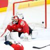 Překonaný Leonardo Genoni ve finále MS 2024 Česko - Švýcarsko