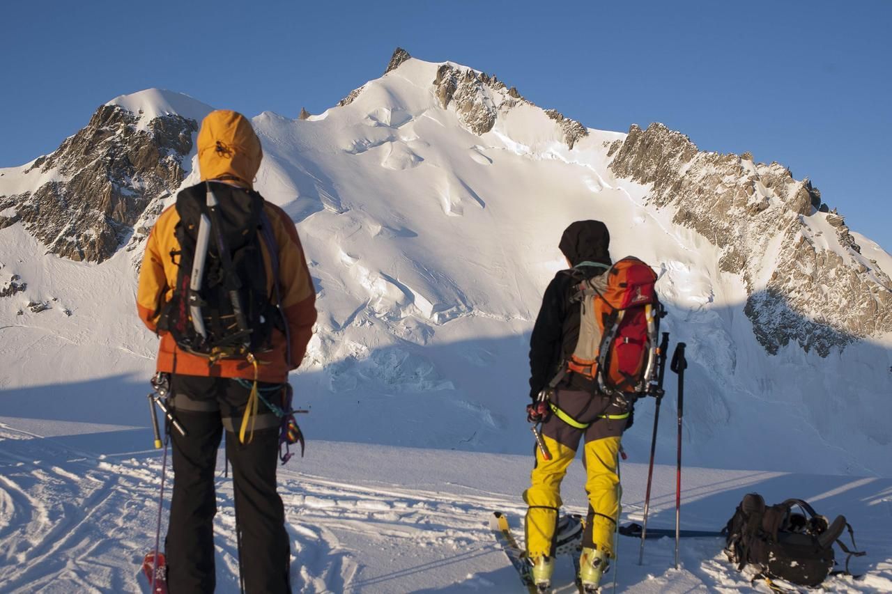 Horolezci u hory Mont Maudit
