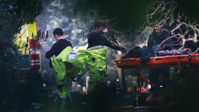 4. března 2018 byli Sergej Skripal a jeho dcera Julia nalezeni v Salisbury otráveni nervovým jedem. Britskými orgány je událost vyšetřována jako pokus o vraždu.