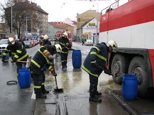 Nehoda hasičské cisterny v Brně