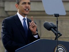 Barack Obama při projevu.
