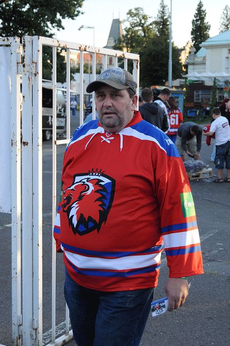 Fanoušci pražského Lva před utkíním KHL 2012/13 s Rigou.