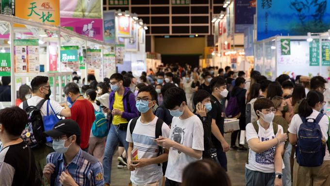 Hongkongský knižní veletrh každoročně navštěvuje milion lidí.