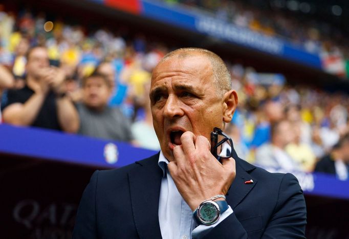 Soccer Football - Euro 2024 - Group E - Slovakia v Ukraine - Dusseldorf Arena, Dusseldorf, Germany - June 21, 2024 Slovakia coach Francesco Calzona before the match REUTE