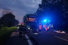 Čelní střet kamionu s autem u Sudoměřic na Hodonínsku nepřežili čtyři lidé